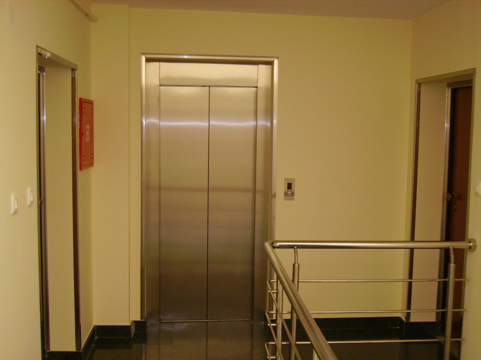 Oblaganje zidova i ulaza yuit 10